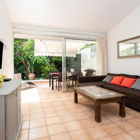 Hemeras Boutique Homes - Bungalow With Private Garden 5min From The Beach Сasa de vacaciones
