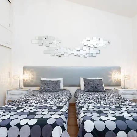 Сasa de vacaciones Hemeras Boutique Homes - Bungalow With Private Garden 5min From The Beach