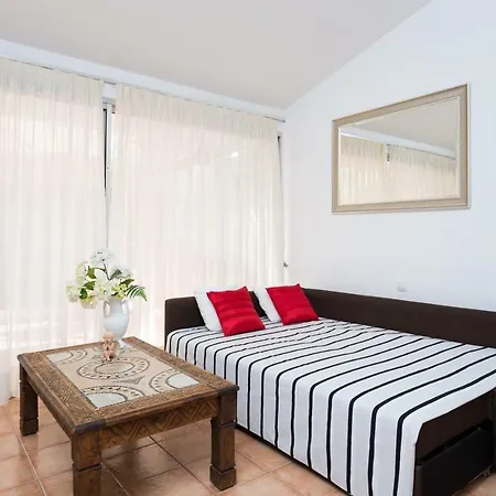 Hemeras Boutique Homes - Bungalow With Private Garden 5min From The Beach Сasa de vacaciones